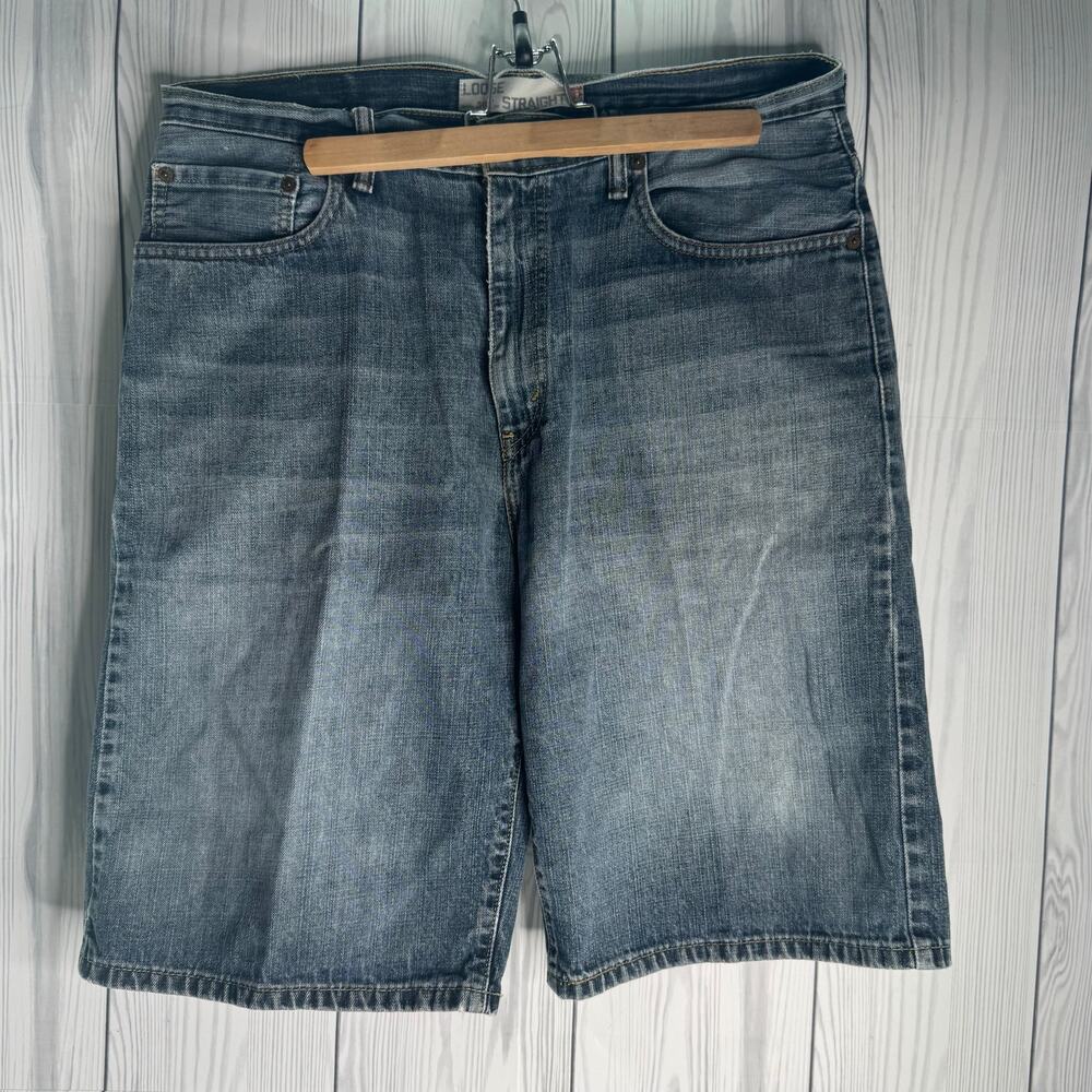 Levi's 569 Jean Shorts Men's Size 34 Loose Fit Light Wash Blue Inseam 12
